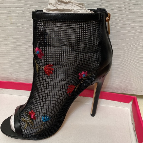 A Sexy Dressy Open toe heeled bootie. - Picture 3 of 10